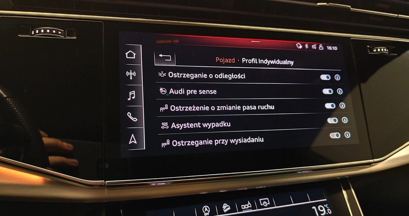 Audi SQ8 cena 430000 przebieg: 63000, rok produkcji 2019 z Kozienice małe 562
